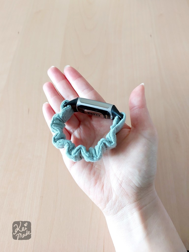 DIY FitBit Charge5 scrunchie watch band by KeiMade
