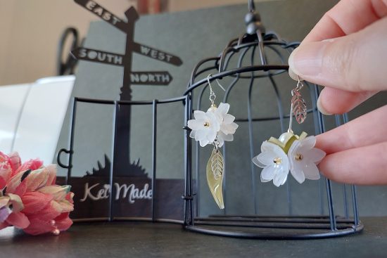 White flower drop earrings by KeiMade