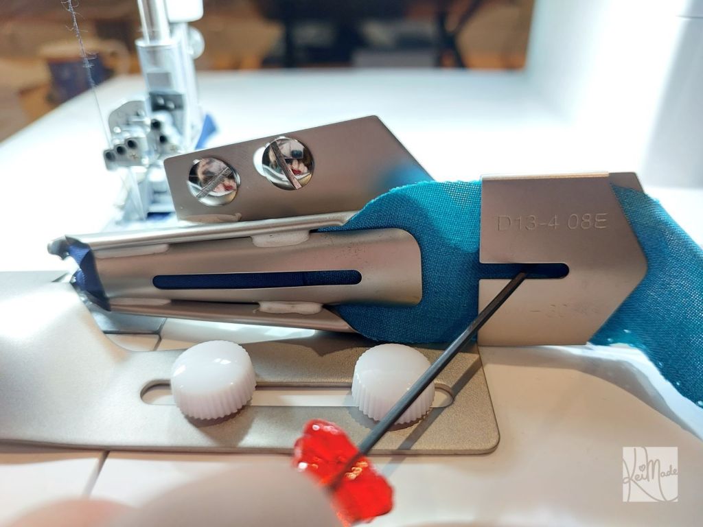 How to insert tape into the babylock double fold knit binder
