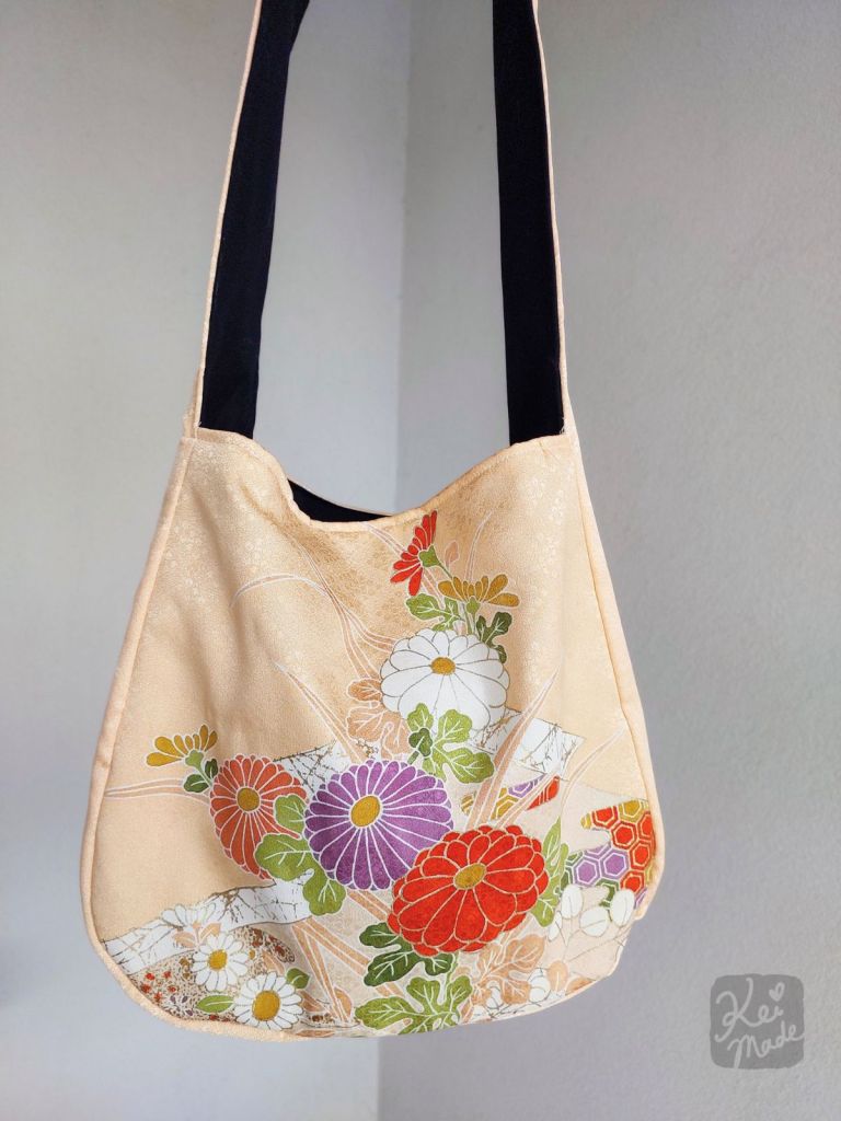 Beautiful shoulder bag upcycled from a silk kimono