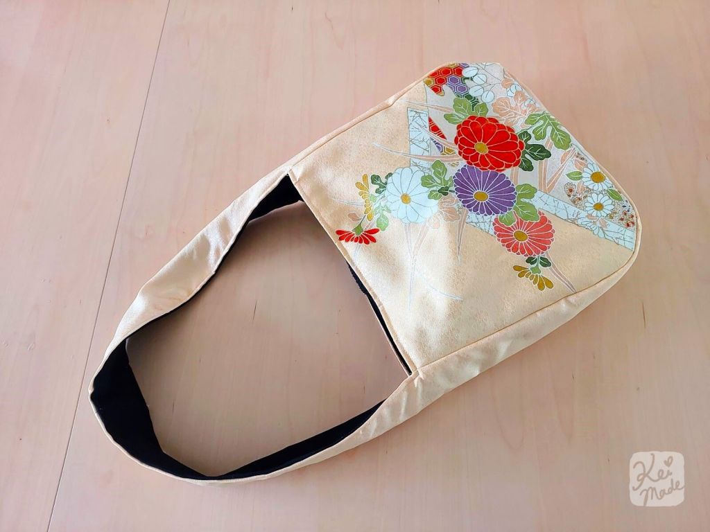 Sewing pattern and tutorial on how to make a shoulder bag from a kimono