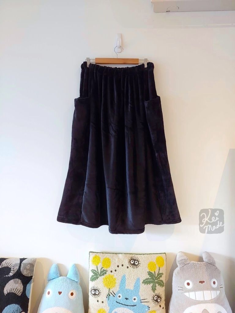 Maxi skirt with super easy side pockets
