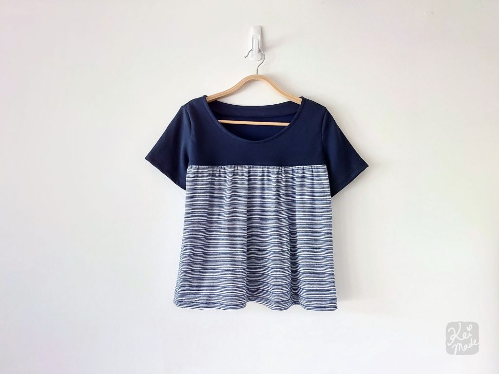 Tshirt with a gathered yoke (ruffled chest)